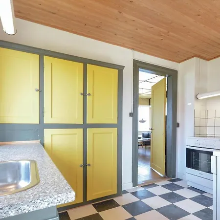 4 Bedroom Beautiful In * Frostrup