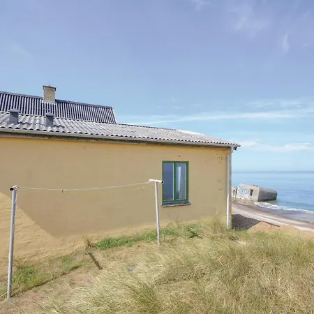 Hébergement de vacances Four-bedroom In