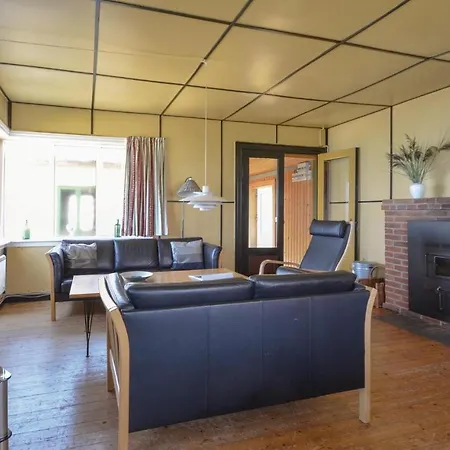 Four-bedroom In Hébergement de vacances
